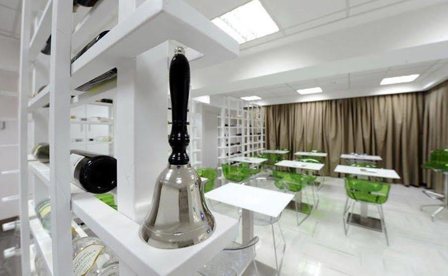 Hotel Ibis Styles Skopie Exterior foto